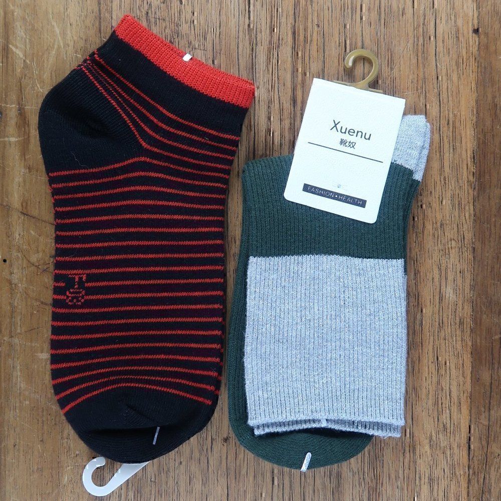 SOCK BUNDLE BLACK/RED SHORT SOCKS & GREEN/SILVER ANKLE SIZE 5 - 9